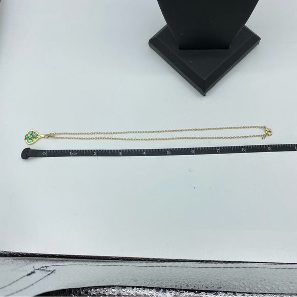 Vintage Green Emerald & Diamond Shamrock Gold Necklace - Picture 4 of 5